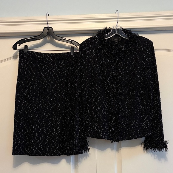 St. John Dresses & Skirts - ST. JOHN KNIT JACKET AND SKIRT SUIT